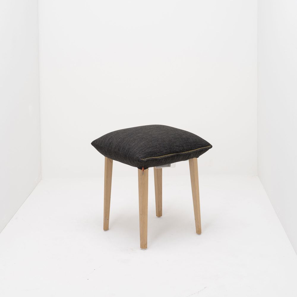 Sitzschale: Stoff, Gestell: Holz, Gestell: Buche, Einsatzbereich: Wohnen, Einsatzbereich: Lounge